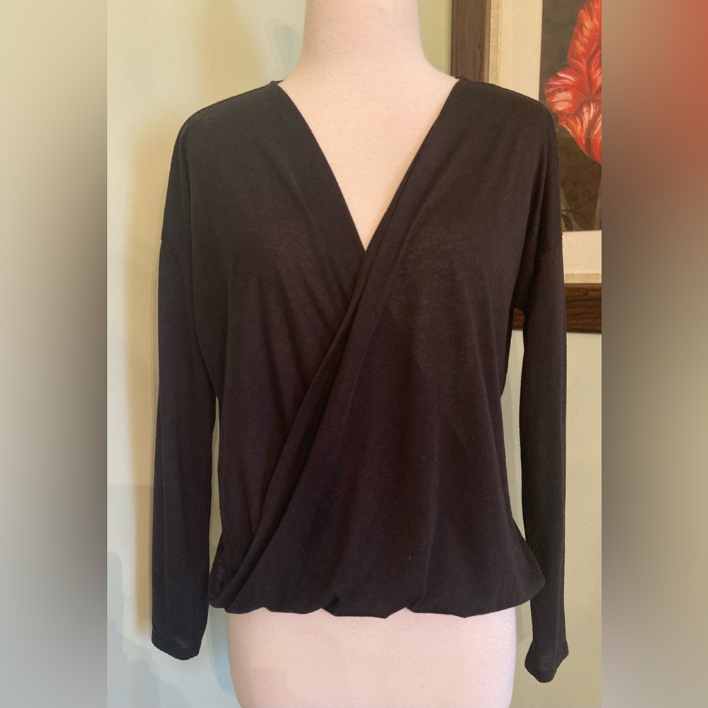 White House Black Market Criss Cross Wrap Style Top long sleeves black size XS S